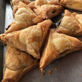 あんことバターとさつまいものアップルパイ